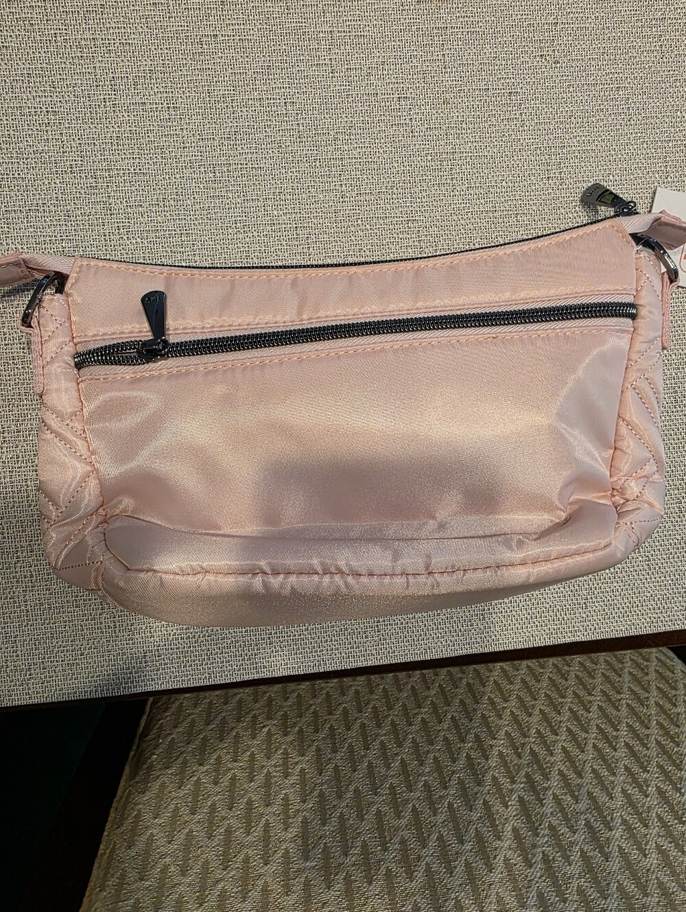 NWT- LUG DASH CLASSIC_ BUBBLE PINK ( Flamingo Foliage interior) - Picture 3 of 4